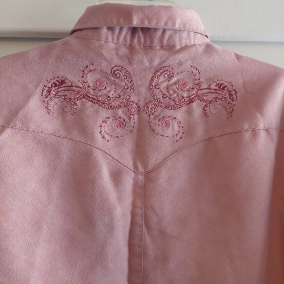Vintage Wrangler Floral embroidered Pearl Snap Longsleeve Western Shirt XL Pink - Picture 9 of 9